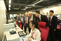 技術(shù)開發(fā) 推動(dòng)技術(shù)研究、產(chǎn)品開發(fā)與質(zhì)量保證的協(xié)同發(fā)展